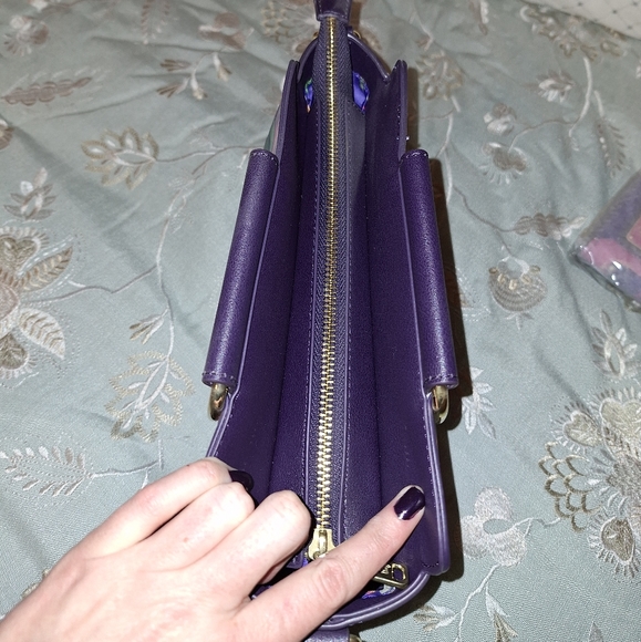 Loungefly: Crossbody Purse and Wallet - Picture 3 of 16